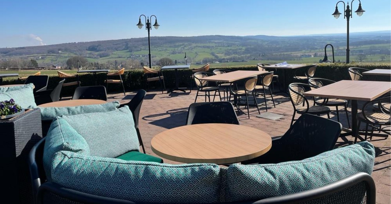 Vanaf nu ook loungen op het terras van de Gerardushoeve